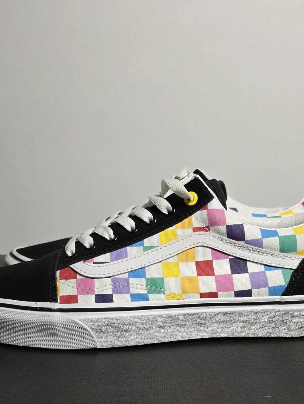 RARE VANS Old Skool Checkerboard Rainbow Flag Sz 10 Men's Skateboarding Shoes